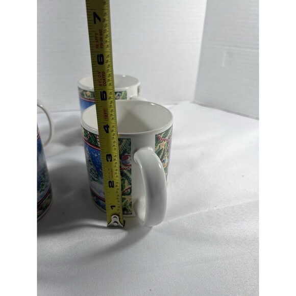 Vintage Sakura Christmas Scene Mugs by Sue Zipkin – Set of 4 (1995) - Picture 7 of 15